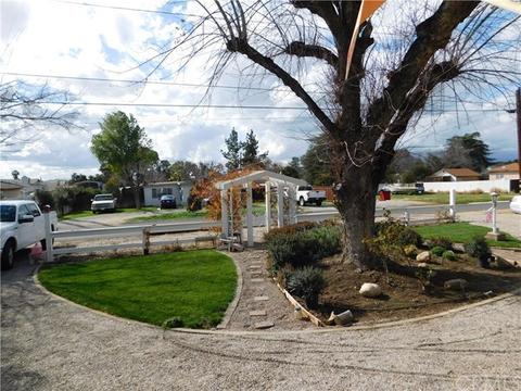 1075 Donna Ln, Calimesa, CA 92320 photo 3