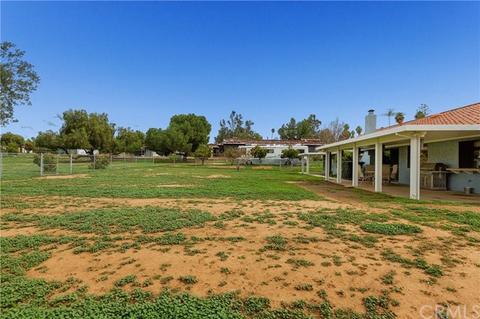 1615 Bradley St, Riverside, CA 92506 photo 32