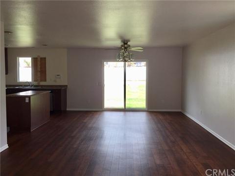 1576 Strawberry Dr, Perris, CA 92571 photo 5