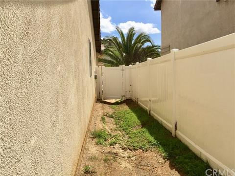 1576 Strawberry Dr, Perris, CA 92571 photo 4