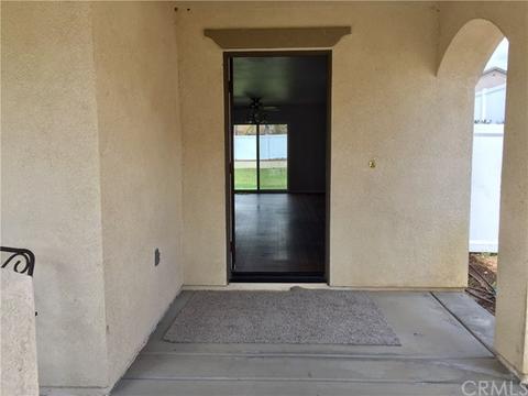 1576 Strawberry Dr, Perris, CA 92571 photo 3