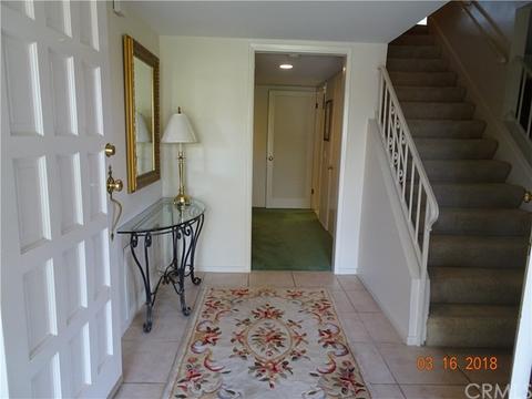 5548 Inner Circle Dr, Riverside, CA 92506 photo 2