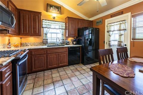 949 Forest Dr, Colton, CA 92324 photo 8
