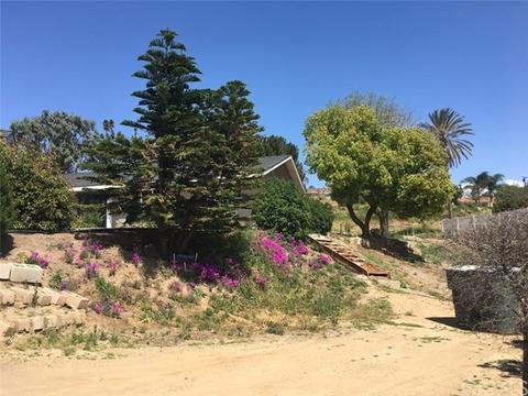 7480 Smerber Rd, Corona, CA 92881 photo 2