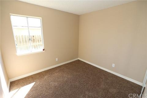 565 N Lamarr St, Rialto, CA 92376 photo 17