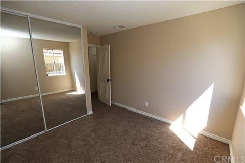 565 N Lamarr St, Rialto, CA 92376 photo 15