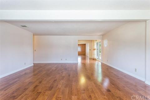 397 W Woodcrest St, Rialto, CA 92376 photo 5