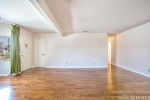 397 W Woodcrest St, Rialto, CA 92376 photo 7