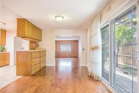 397 W Woodcrest St, Rialto, CA 92376 photo 8