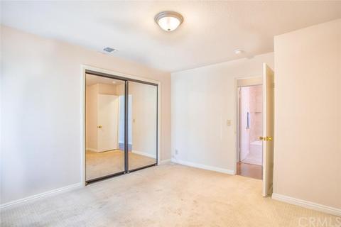 397 W Woodcrest St, Rialto, CA 92376 photo 20