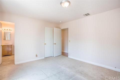 397 W Woodcrest St, Rialto, CA 92376 photo 23