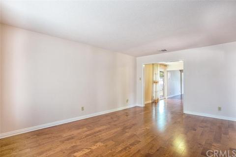 397 W Woodcrest St, Rialto, CA 92376 photo 15