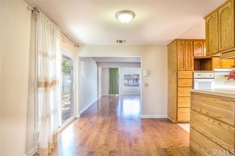 397 W Woodcrest St, Rialto, CA 92376 photo 13