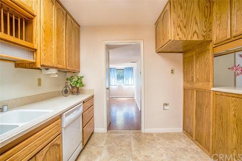 397 W Woodcrest St, Rialto, CA 92376 photo 12