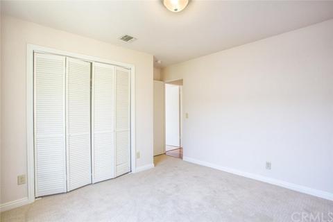 397 W Woodcrest St, Rialto, CA 92376 photo 27