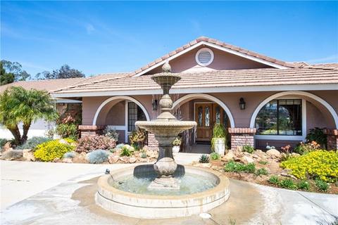 17820 Luna Ct, Riverside, CA 92504 photo 5