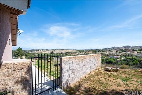 17820 Luna Ct, Riverside, CA 92504 photo 42