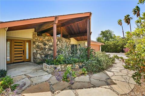 2290 Oak Crest Dr, Riverside, CA 92506 photo 1