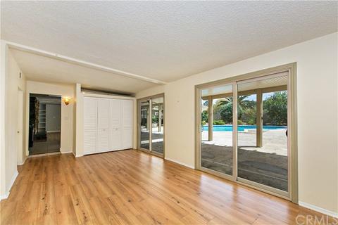 2290 Oak Crest Dr, Riverside, CA 92506 photo 12