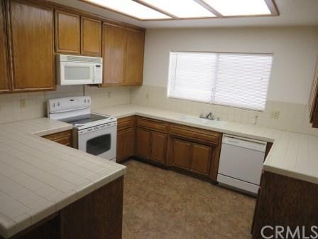 2870 W Devonshire Ave, Hemet, CA 92545 photo 4