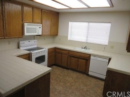 2870 W Devonshire Ave, Hemet, CA 92545 photo 10
