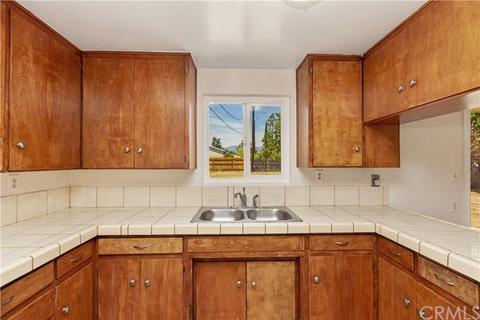 131 Orange Ave, Colton, CA 92324 photo 9