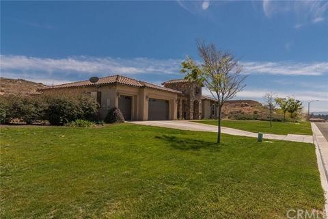 8034 Choi Dr, Riverside, CA 92506 photo 2