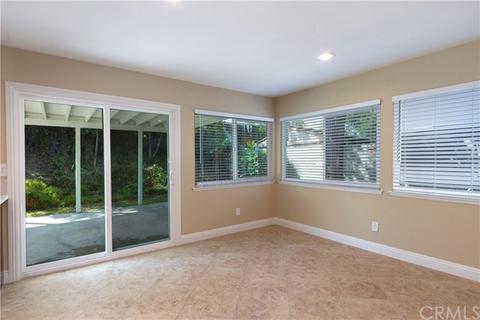 6982 Manhattan Dr, Riverside, CA 92506 photo 8
