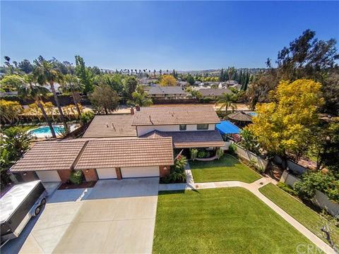 5076 Windhill Dr, Riverside, CA 92507 photo 2