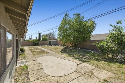 833 E Winchester Dr, Rialto, CA 92376 photo 5