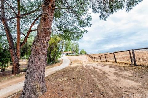 1235 Highridge St, Riverside, CA 92506 photo 4
