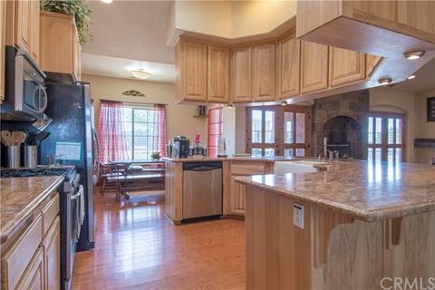 9242 Valencia St, Phelan, CA 92371 photo 22
