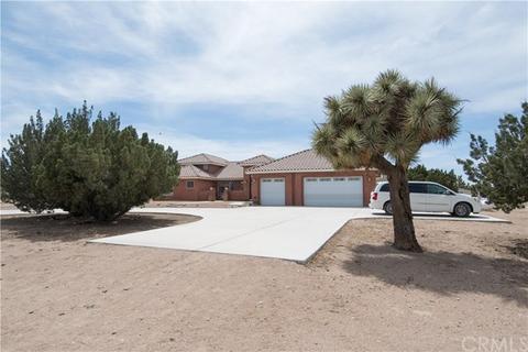 9242 Valencia St, Phelan, CA 92371 photo 3
