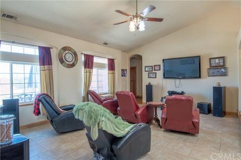 9242 Valencia St, Phelan, CA 92371 photo 16