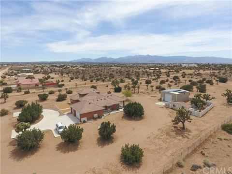 9242 Valencia St, Phelan, CA 92371 photo 5
