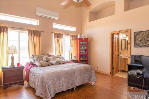 9242 Valencia St, Phelan, CA 92371 photo 18