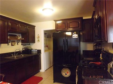 362 E King St, Rialto, CA 92376 photo 7