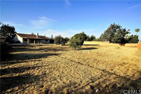 743 W Grove St, Rialto, CA 92376 photo 4