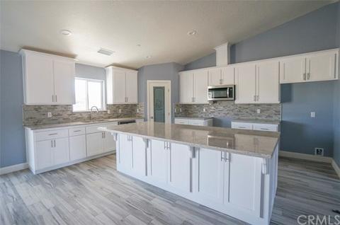 14640 Pendleton St, Hesperia, CA 92345 photo 2