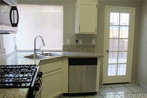 1469 Almond Dr, Perris, CA 92571 photo 6