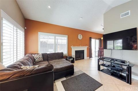 944 Ardmore Cir, Redlands, CA 92374 photo 2