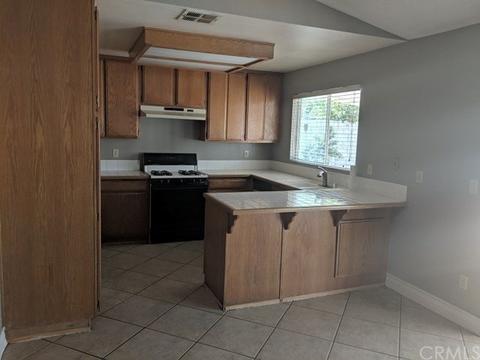 110 W Bowen Rd, Perris, CA 92571 photo 5
