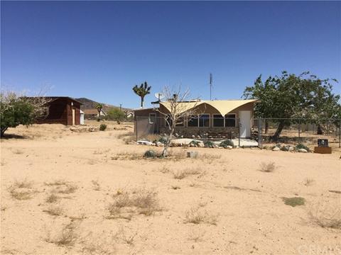 588 Geronimo, Yucca Valley, CA 92284 photo 2
