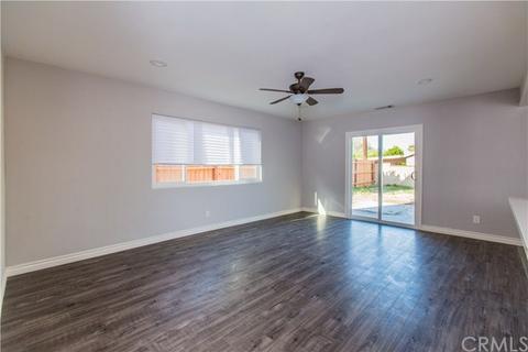 806 W 2nd St, Rialto, CA 92376 photo 10