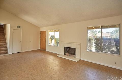 850 Wedgewood Ct, Rialto, CA 92376 photo 4