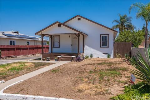1829 Spring Garden St, Riverside, CA 92507 photo 1