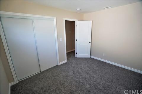 17426 Holly Dr, Fontana, CA 92335 photo 8