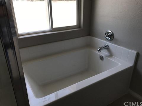 15873 Willow St, Hesperia, CA 92345 photo 4