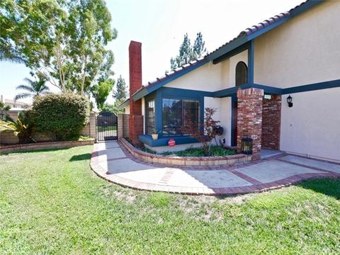 6592 Whitman Ct, Riverside, CA 92506 photo 2
