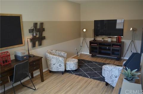3237 Vahn Ln, Lancaster, CA 93536 photo 2